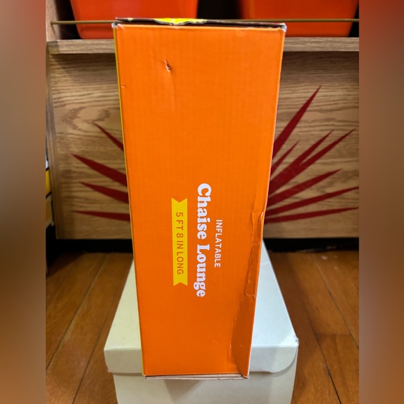 NEW Sun Squad Inflatable Chaise Lounge w/Cup Holder - Picture 7 of 8